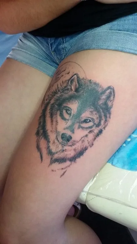 Loup sur la cuisse