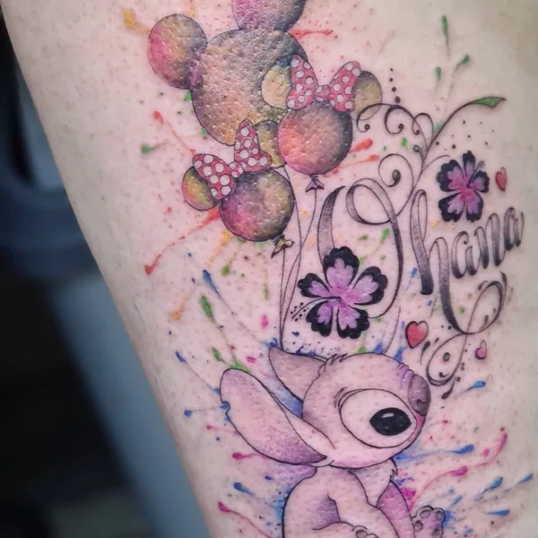 Personnages et composition florale en couleurs