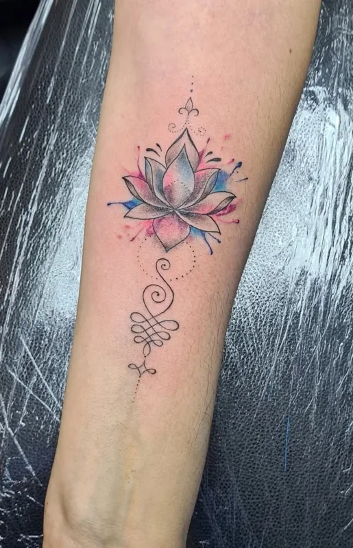 Lotus et ornement en couleurs